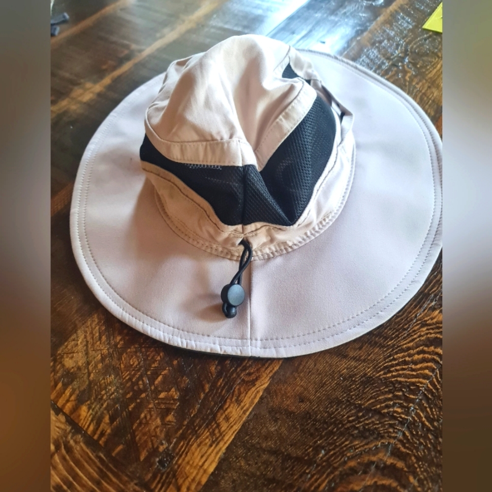 CALAMUS Beige Sun Hat Cap Adjustable 3" Brim OS EUC